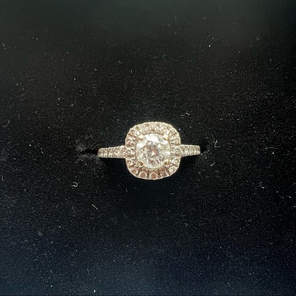 Multi-diamond round cut. 1 carat engagement ring - Picture 1 of 8